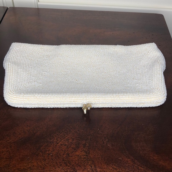 White Seed Bead Bag with Key Chain - Picture 12 of 16